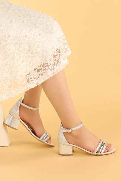 KİKO KİDS HELENA ÇATLAK GÜNLÜK KIZ ÇOCUK 3 CM TOPUKLU SANDALET ABİYE AYAKKABI